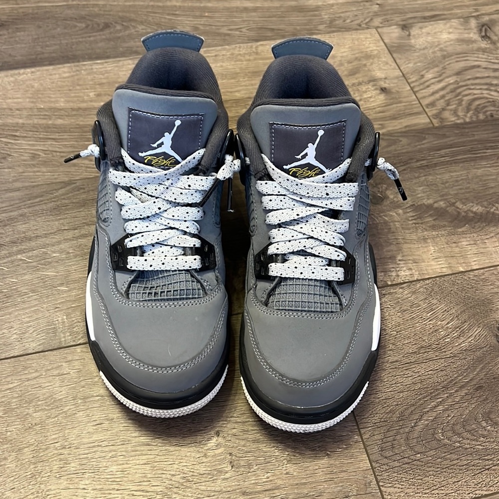 Air Jorda retro 4 grey like new